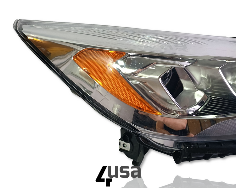 Фара права Ford Escape (Kuga) 2017- 2019 (GV4113W029AB) GV4113W029AB фото