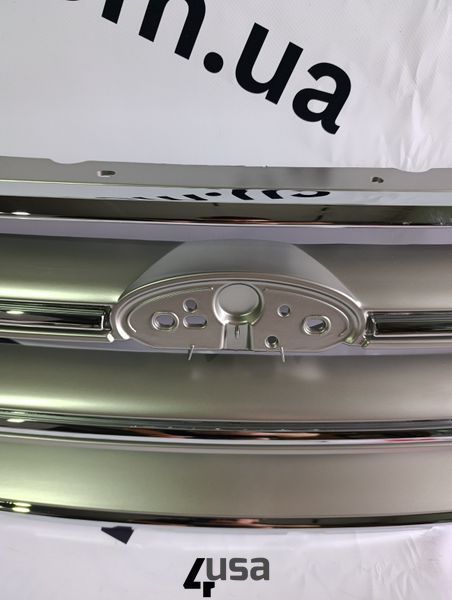 Решітка радіатора хром Ford Escape (Kuga) 2017- 2019 (GJ5Z-8200-C) GJ5Z-8200-C фото