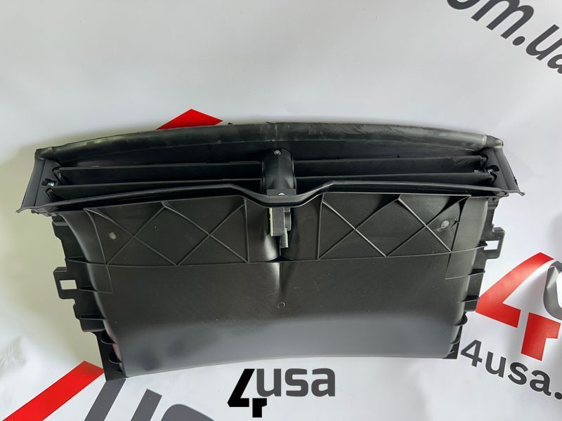 Жалюзі дефлектор люверс радіатора Tesla Model 3 18- 1076732-00-H 1076732-00-H фото
