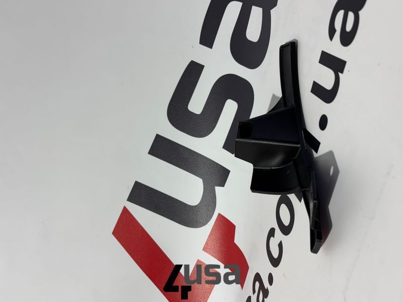 Кронштейн переднього бампера нижній правий Tesla Model S 2016-2021 1074904-00-C 1074904-00-C фото