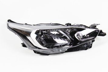 Фара передня права ліва Toyota Yaris 2016 - 2018 1496214085 фото