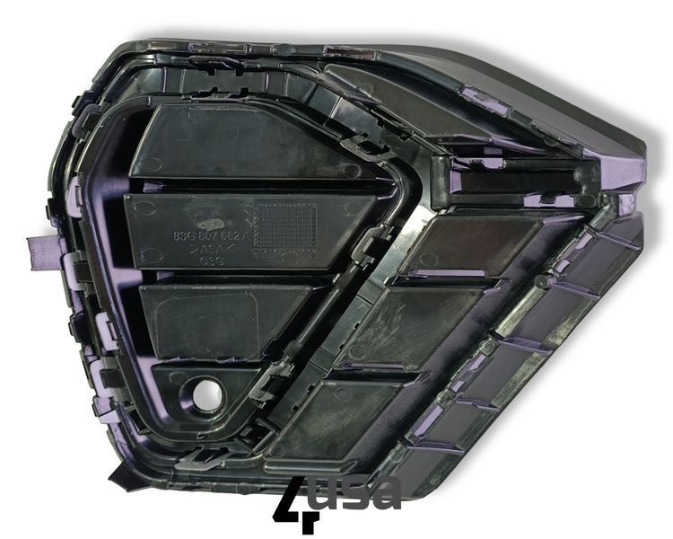 Решітка переднього бампера ліва Audi Q3 S-Line 2020&ndash;2024 (83G807681 ) 83G807681 фото