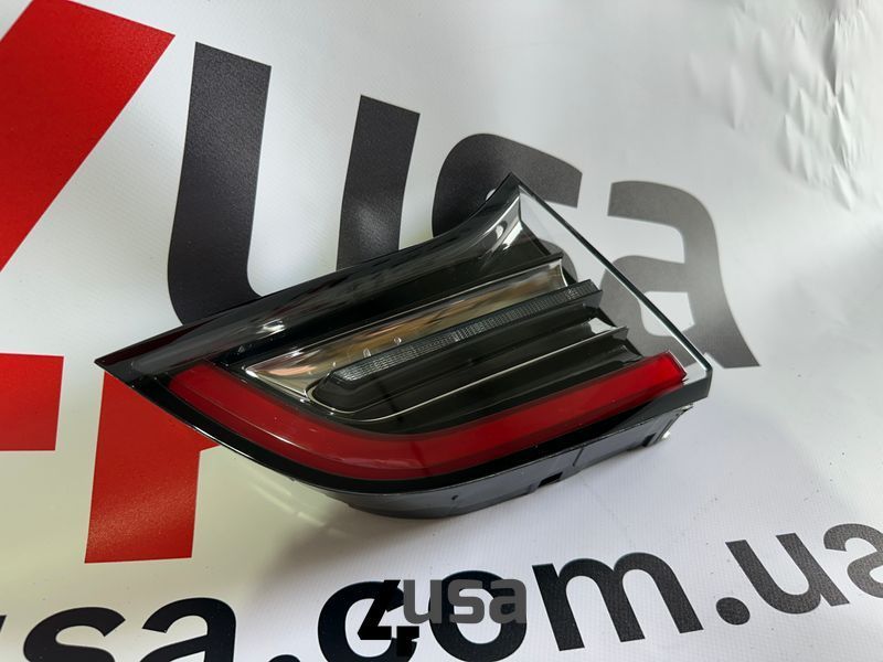Ліхтар внутрішній (кришка багажника) лівий Tesla Model 3/Y 18- 1077401-00-G 1077401-00-G фото