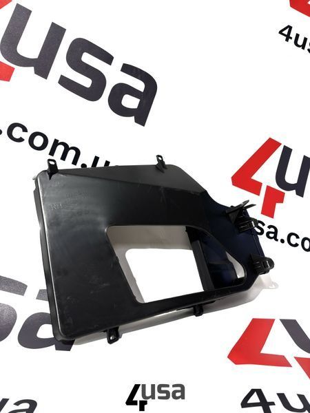 Дифузор радіатора кондиціонера правий Tesla Model S 2016-2021 1058072-00-C 1058072-00-C фото
