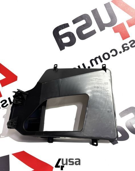 Дифузор радіатора кондиціонера лівий Tesla Model S 2016-2021 1058070-00-C 1058070-00-C фото