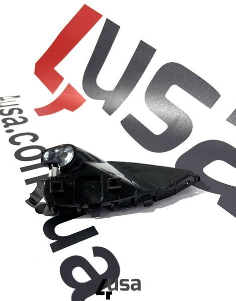 Кріплення крила переднього правого (черепашка) Tesla Model S 2016-2021 1095496-00-A 1095496-00-A фото