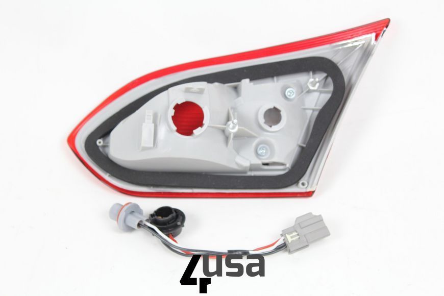 Ліхтар внутрішній Ford Focus 2015 2016 2017 F1EZ13404A F1EZ13404A фото